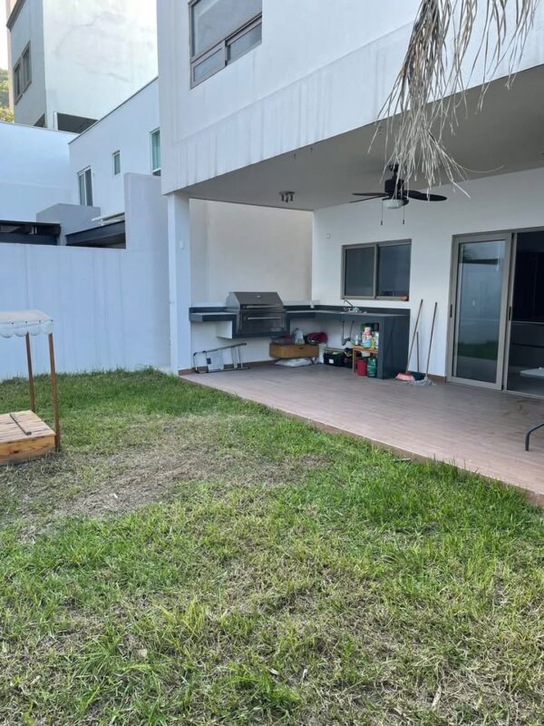 Casa Residencial de 3 Plantas – China, Nuevo León