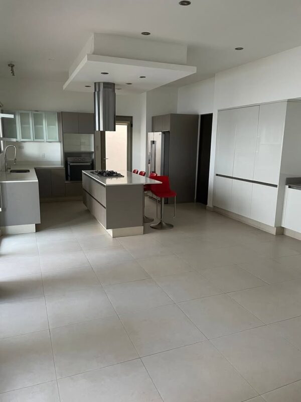 Casa Residencial de 3 Plantas – China, Nuevo León