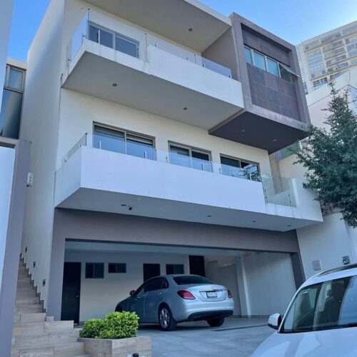 Casa Residencial de 3 Plantas – China, Nuevo León